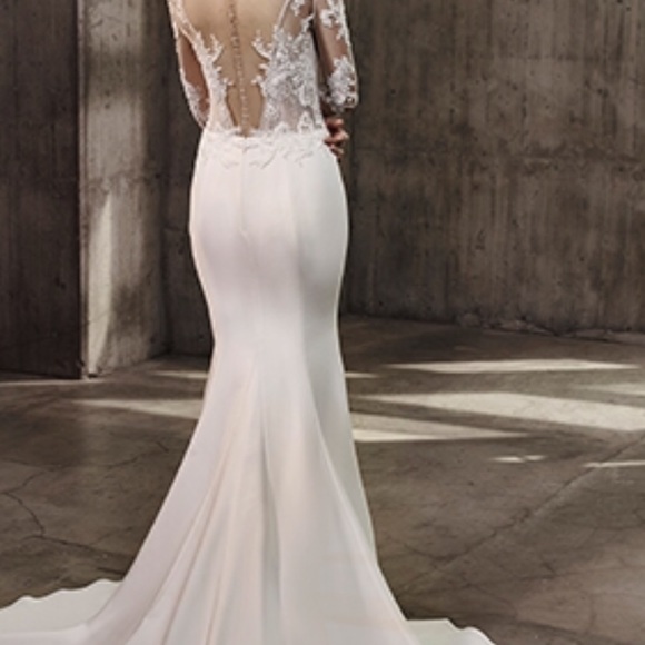 Bagley Mishka Dresses & Skirts - Never worn Bagley Mishka wedding dress